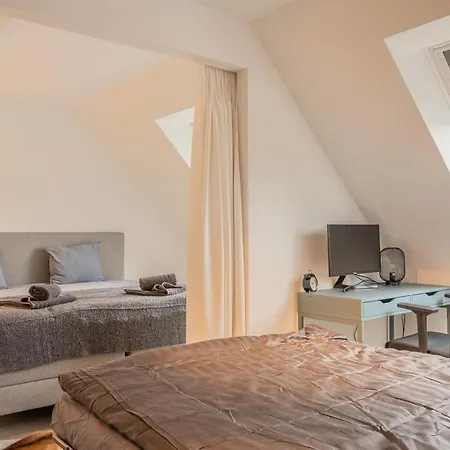 Modern & Spacious House * קורטרייק